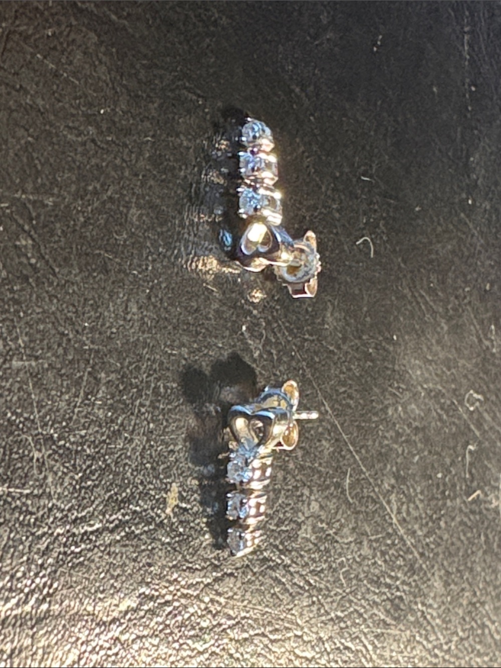 10 kt white gold diamonds Heart and drop Stud Earrings